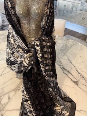 Loro Piana Cashmere Silk Scarf Shawl Large 55” Luxury Wrap Neutral Beige Italy